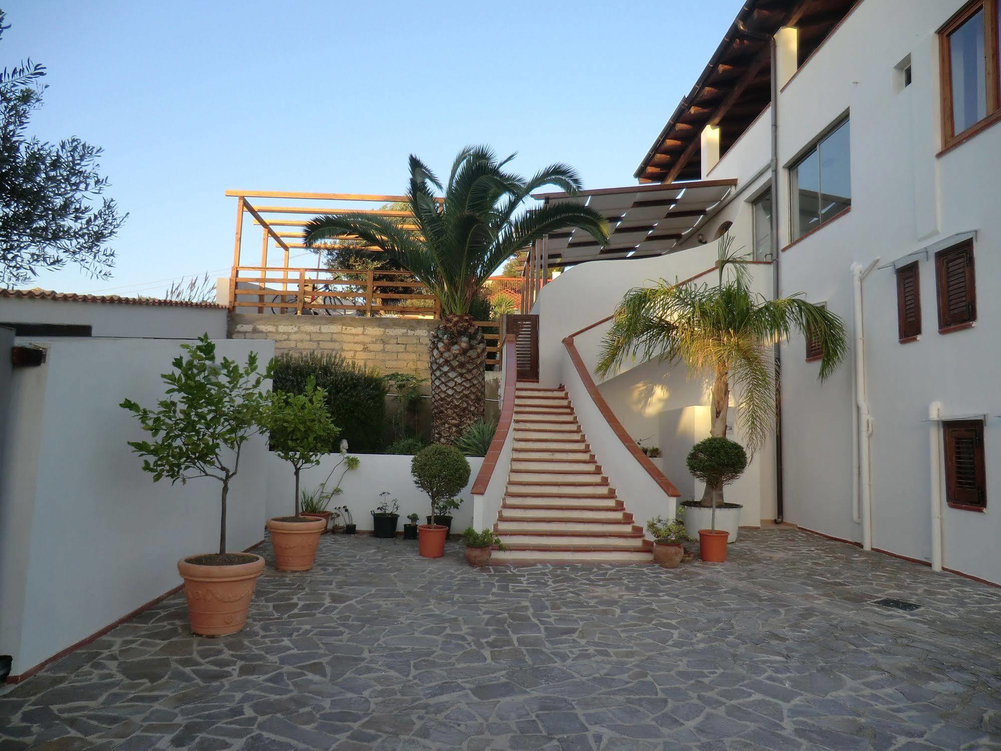 Mediterraneo Mare E Sole Marina di Palma Kültér fotó